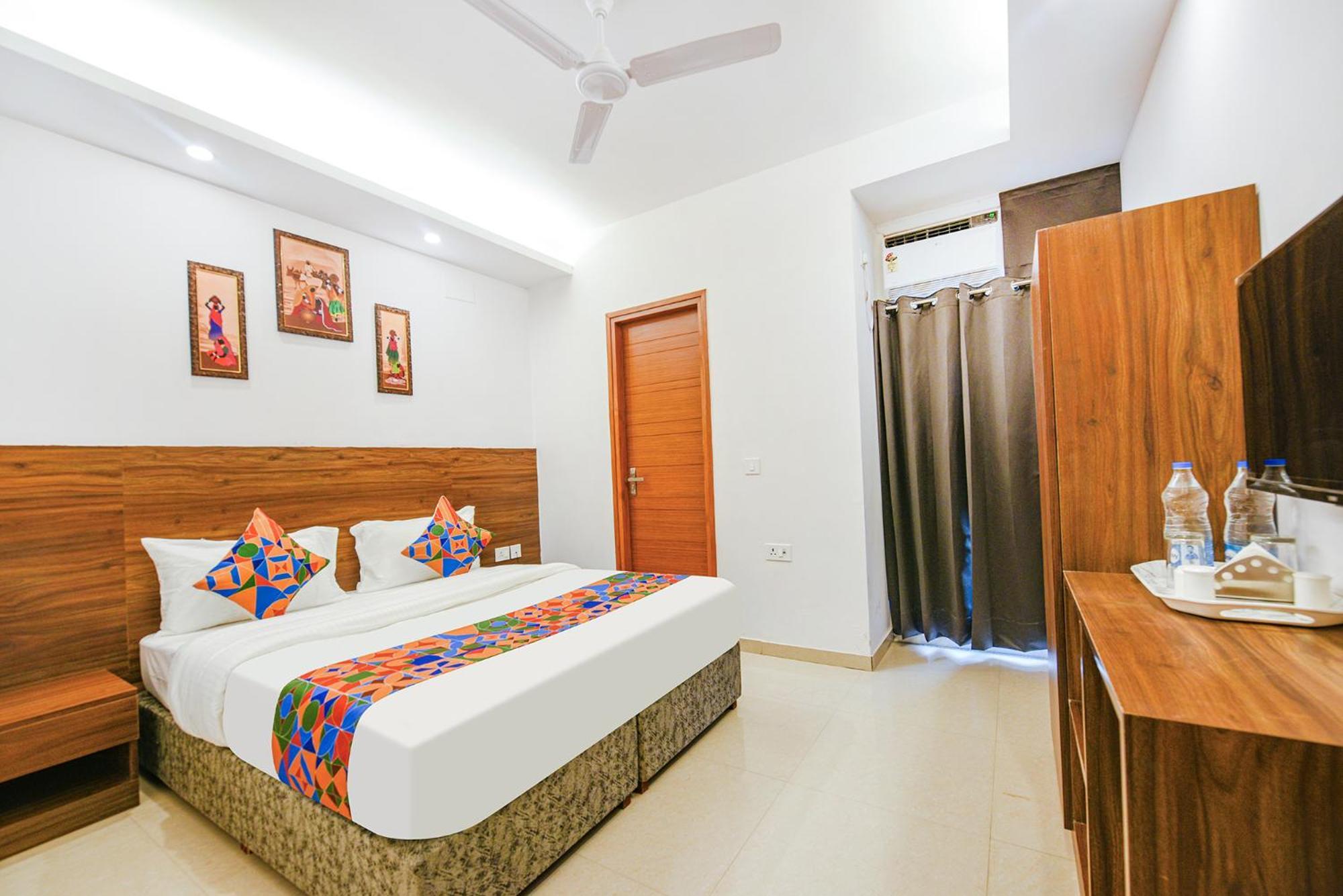 Fabhotel Sparkling - Nr Yashobhoomi Convention Centre Delhi  Exterior photo